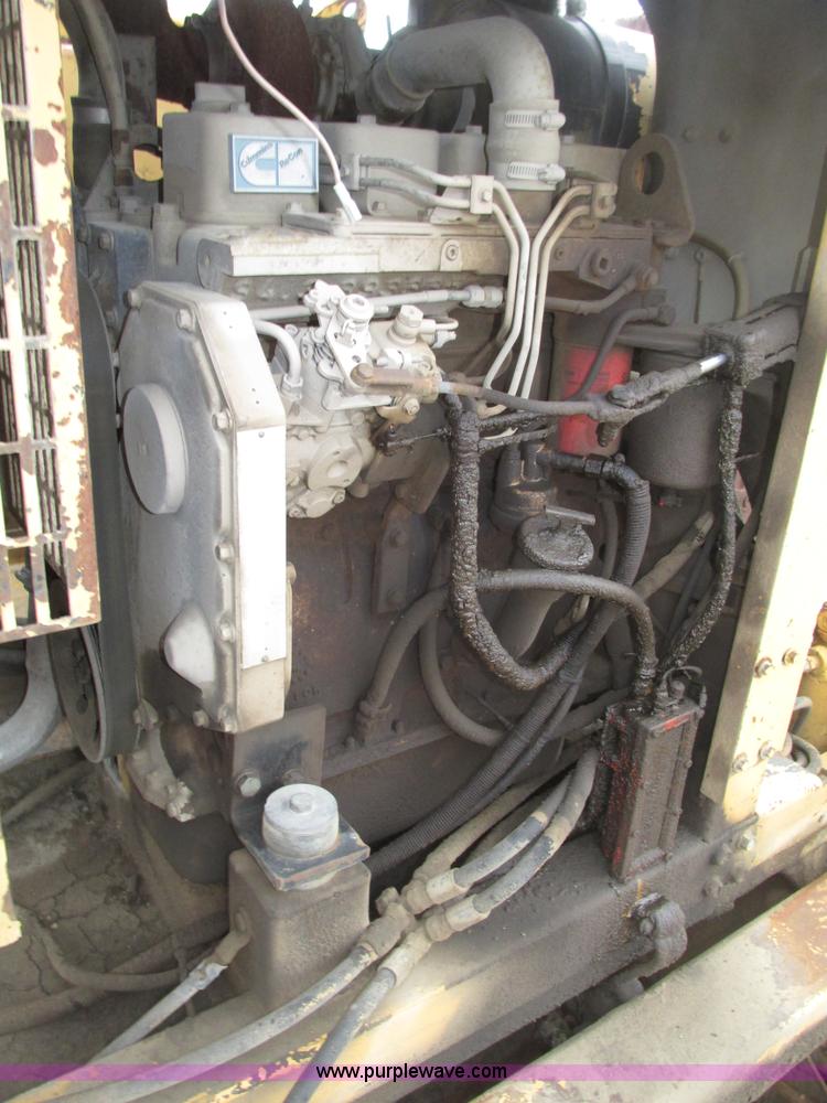 image for item G9993 1988 Lincoln 660H windrow elevator