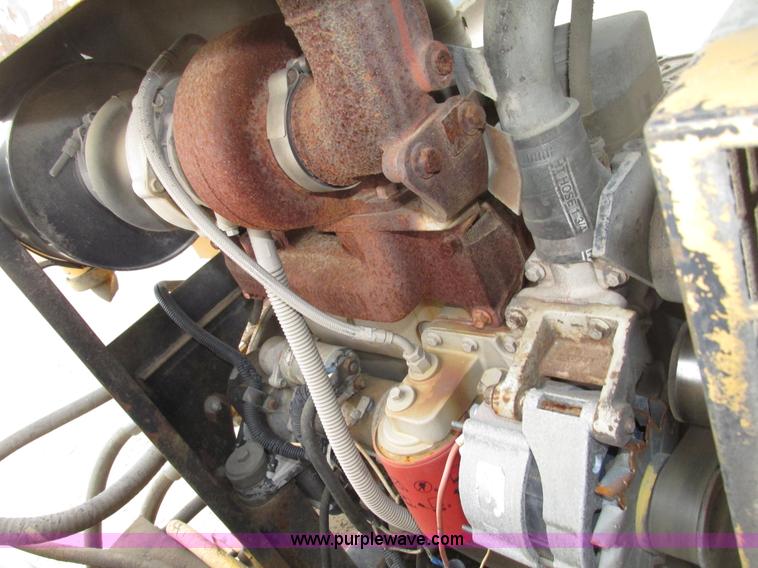 image for item G9993 1988 Lincoln 660H windrow elevator