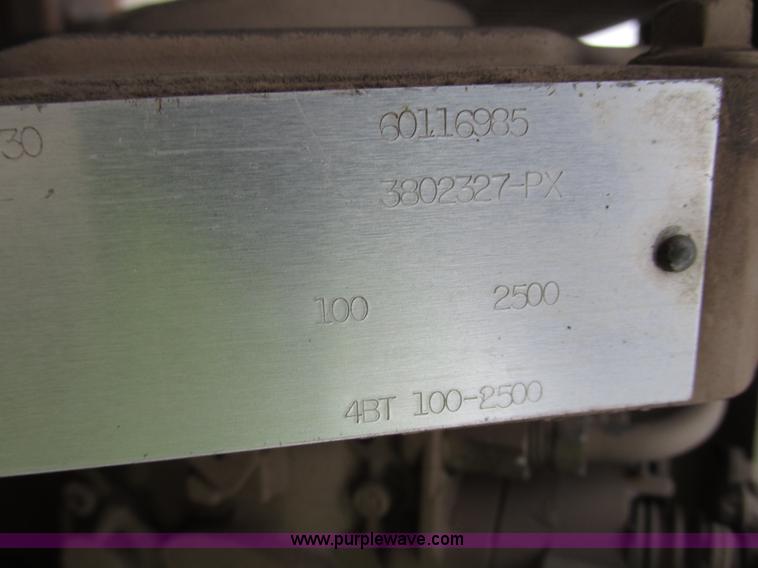 image for item G9993 1988 Lincoln 660H windrow elevator