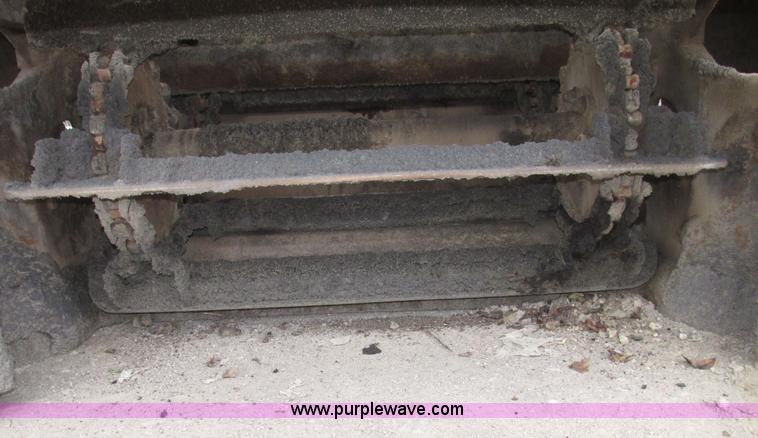 image for item G9993 1988 Lincoln 660H windrow elevator