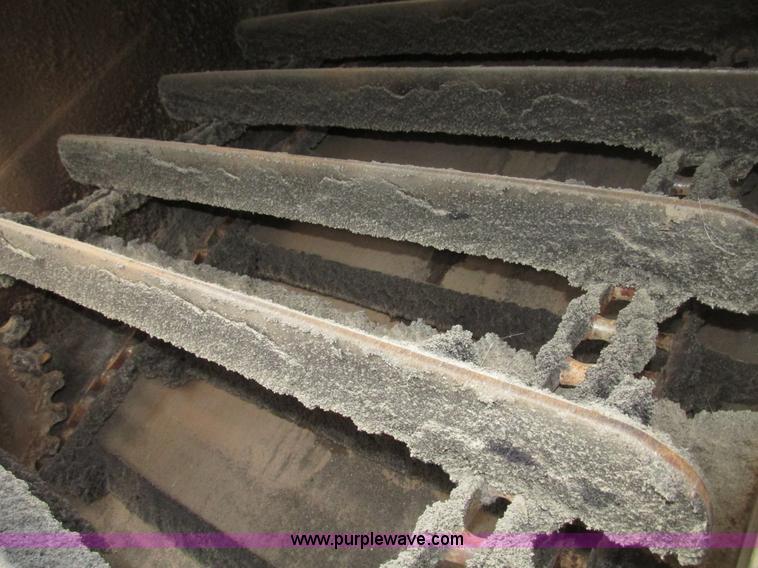 image for item G9993 1988 Lincoln 660H windrow elevator