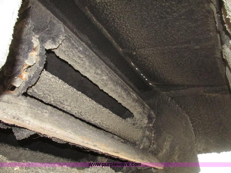 image for item G9993 1988 Lincoln 660H windrow elevator