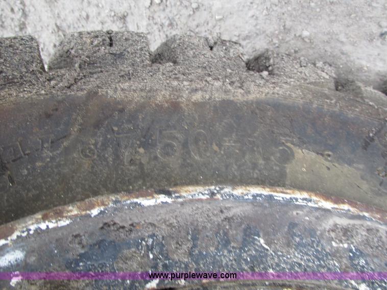 image for item G9993 1988 Lincoln 660H windrow elevator