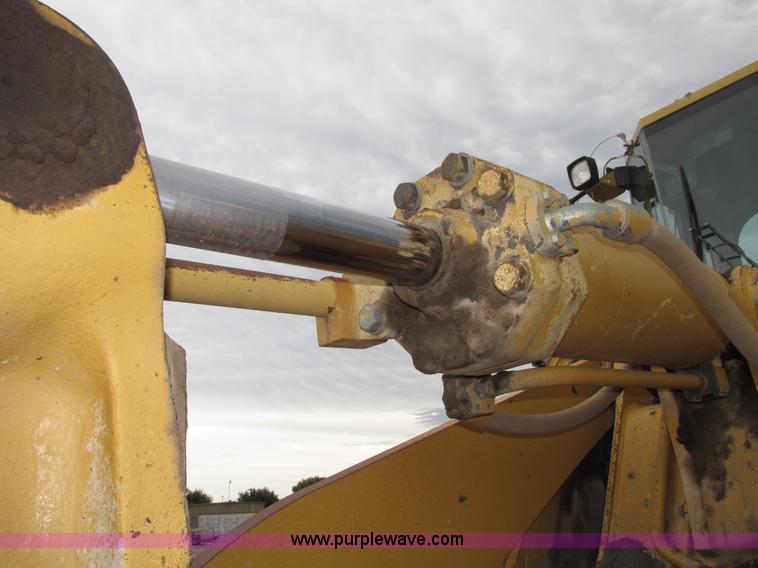 image for item G9994 1998 Caterpillar 970F wheel loader