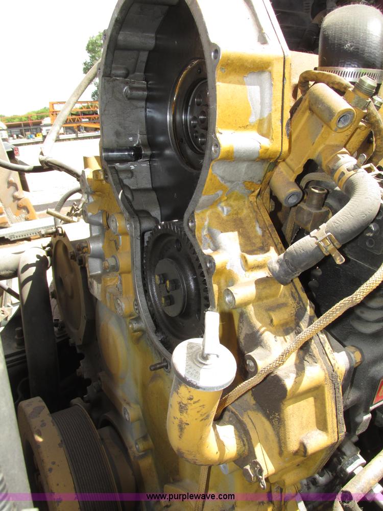 image for item G9998 2001 Sterling L9500 semi truck