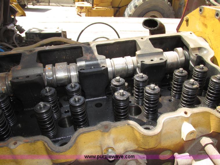 image for item G9998 2001 Sterling L9500 semi truck