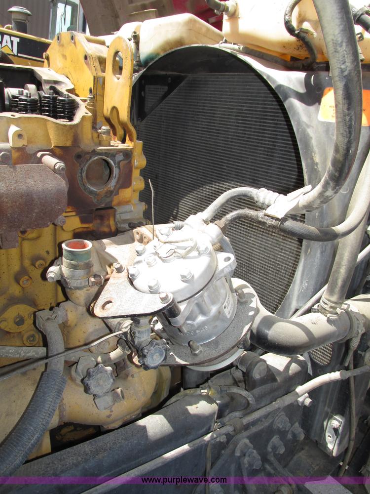 image for item G9998 2001 Sterling L9500 semi truck