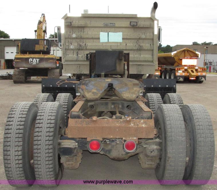 image for item G9999 1993 Mack CH613 semi truck