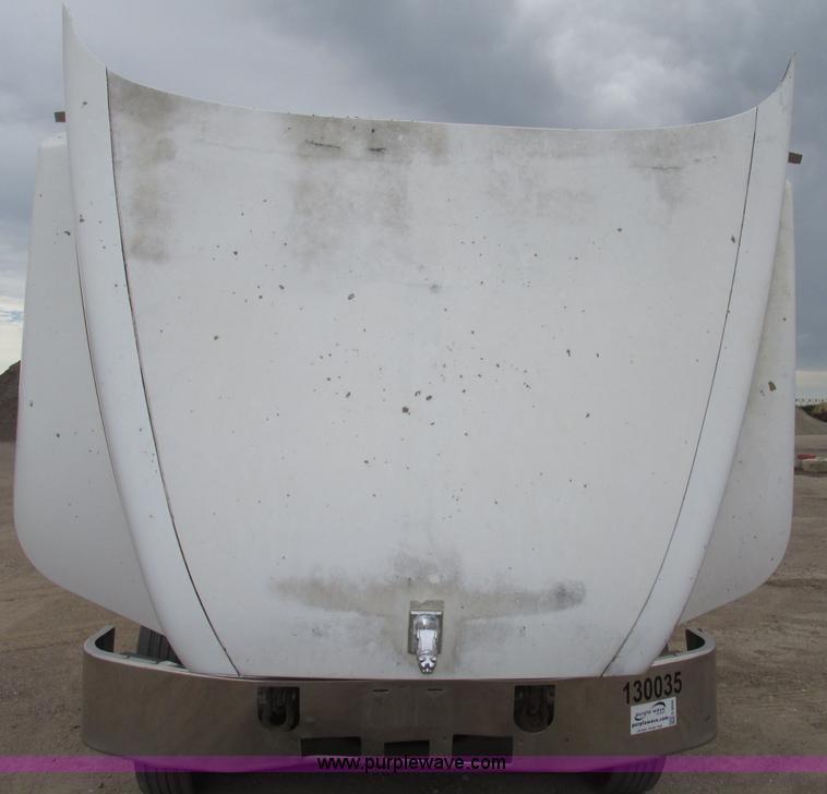 image for item G9999 1993 Mack CH613 semi truck