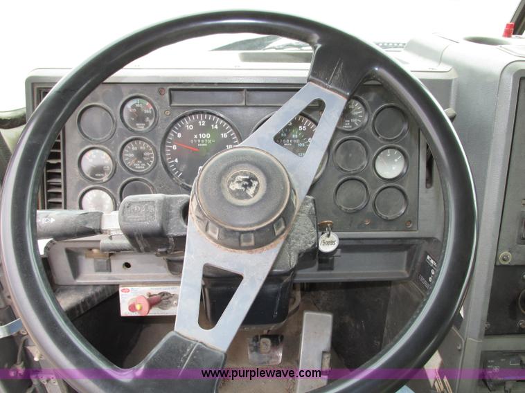 image for item G9999 1993 Mack CH613 semi truck