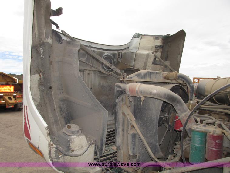 image for item G9999 1993 Mack CH613 semi truck