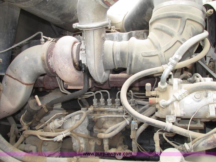 image for item G9999 1993 Mack CH613 semi truck