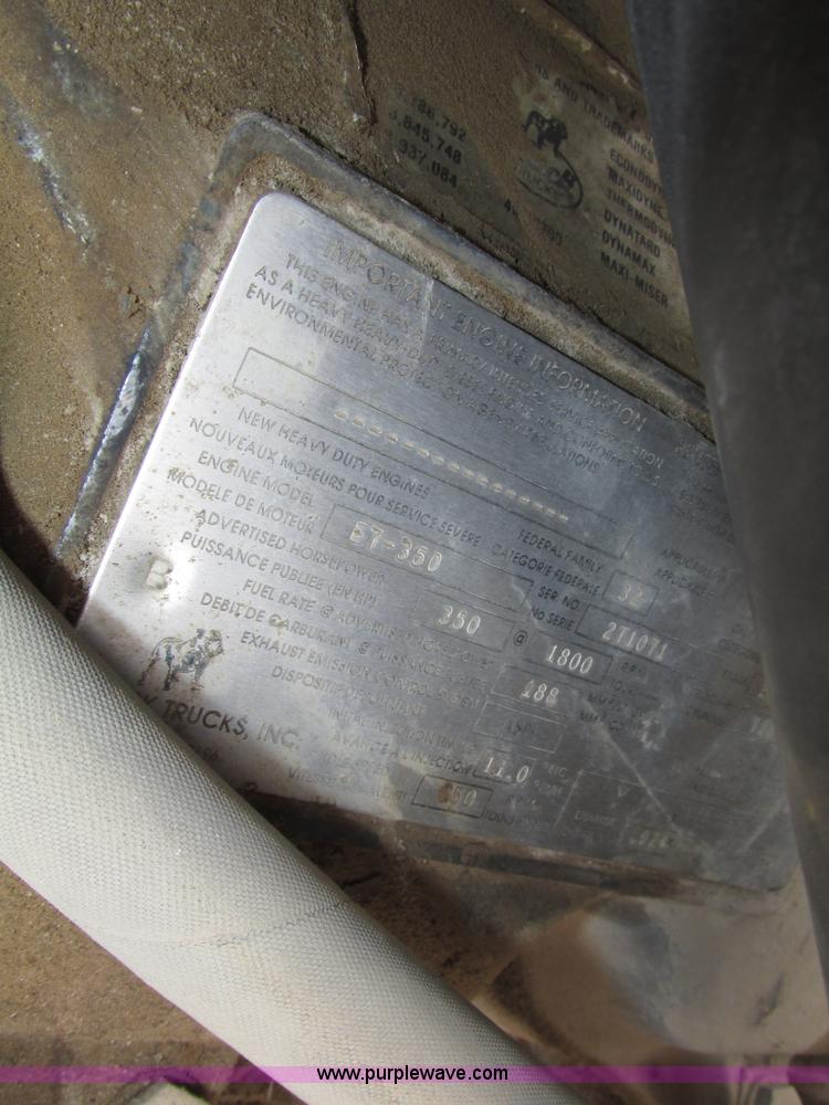 image for item G9999 1993 Mack CH613 semi truck