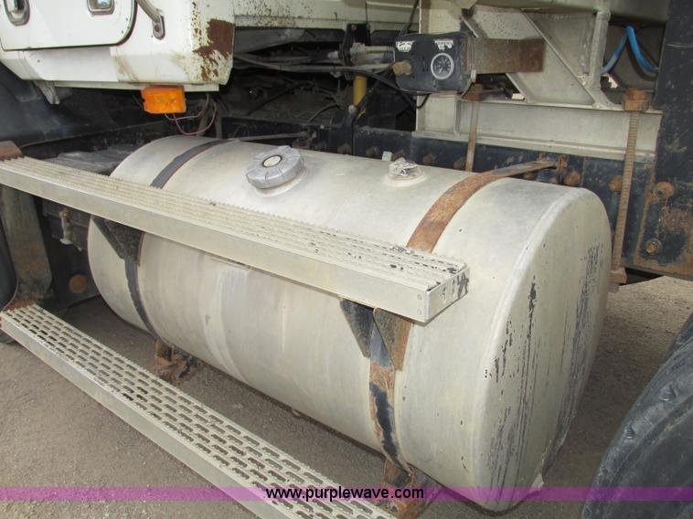 image for item G9999 1993 Mack CH613 semi truck