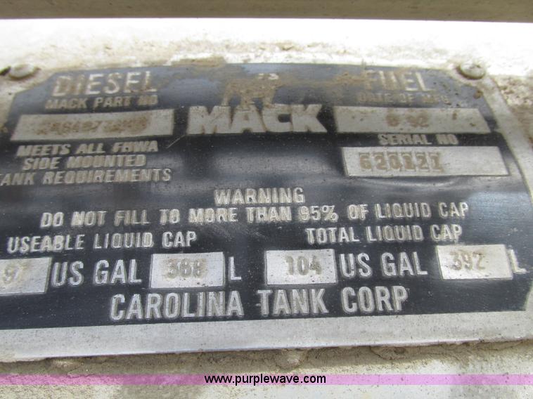 image for item G9999 1993 Mack CH613 semi truck