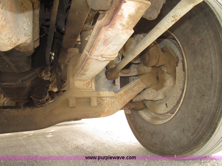 image for item G9999 1993 Mack CH613 semi truck