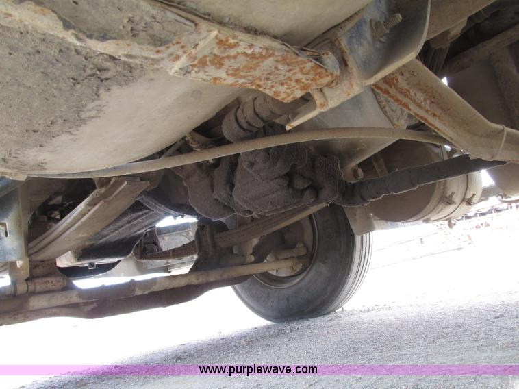 image for item G9999 1993 Mack CH613 semi truck