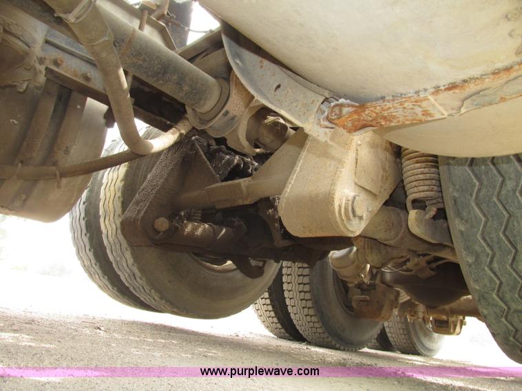 image for item G9999 1993 Mack CH613 semi truck