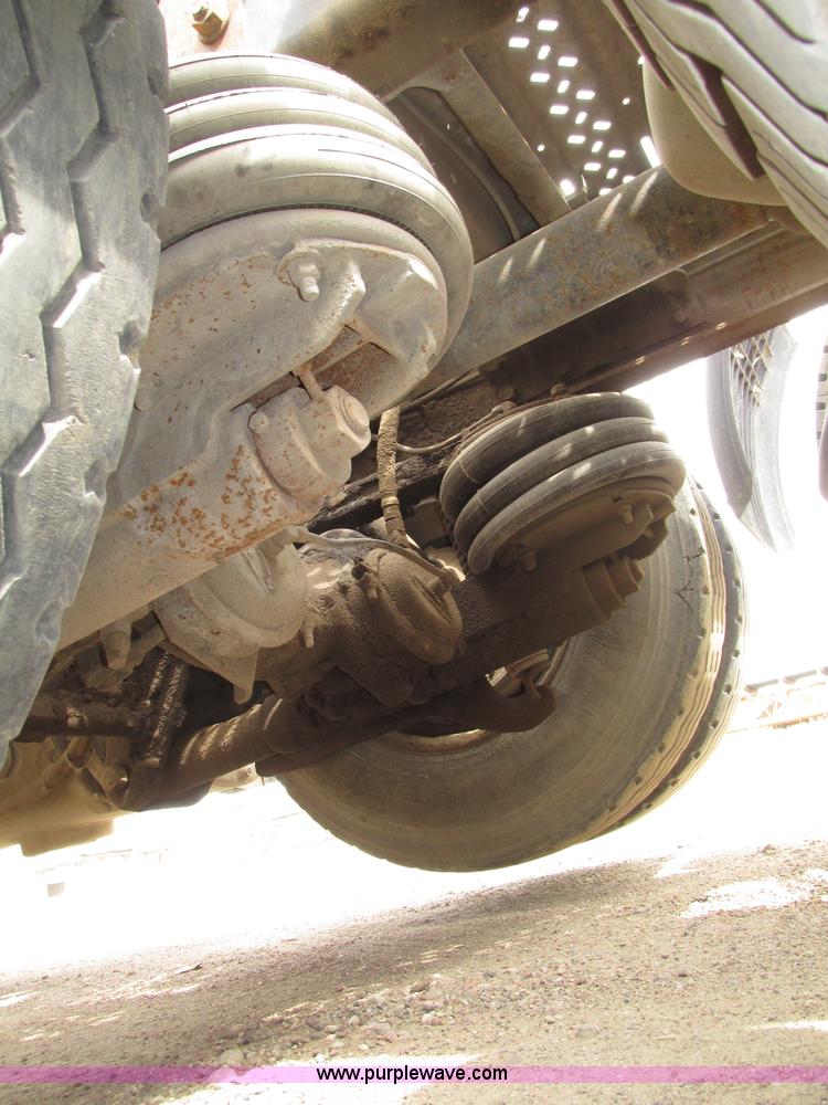 image for item G9999 1993 Mack CH613 semi truck