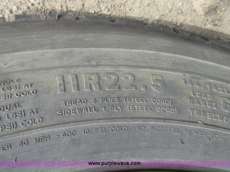 image for item G9999 1993 Mack CH613 semi truck