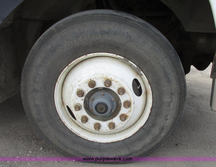 image for item G9999 1993 Mack CH613 semi truck