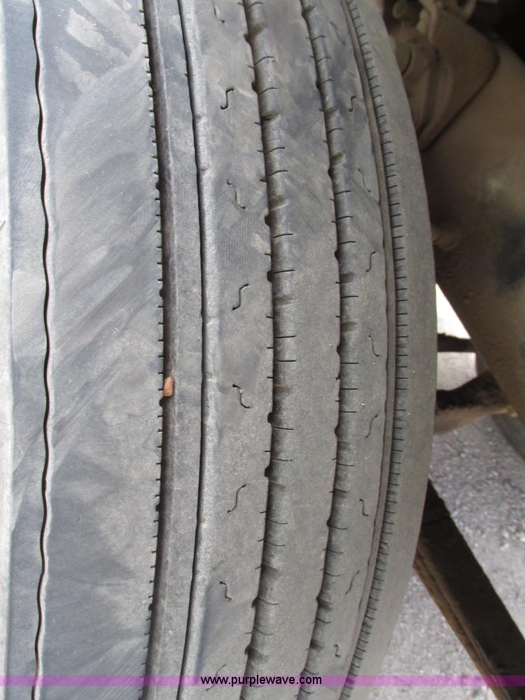 image for item G9999 1993 Mack CH613 semi truck