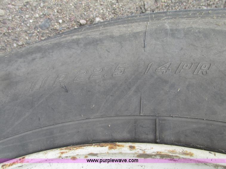 image for item G9999 1993 Mack CH613 semi truck