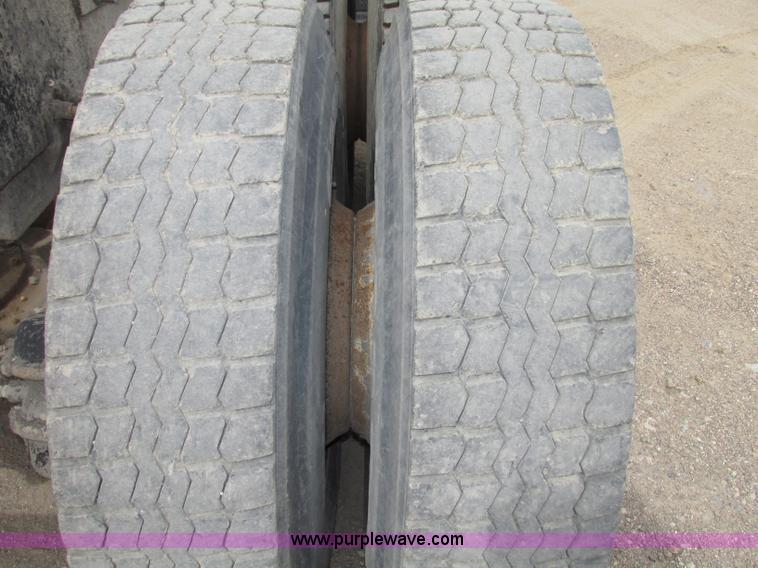 image for item G9999 1993 Mack CH613 semi truck