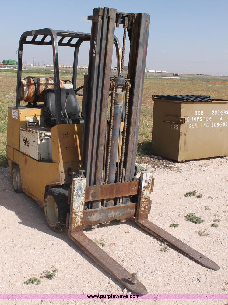image for item H1723 Yale GLC040AAJUAT085 forklift