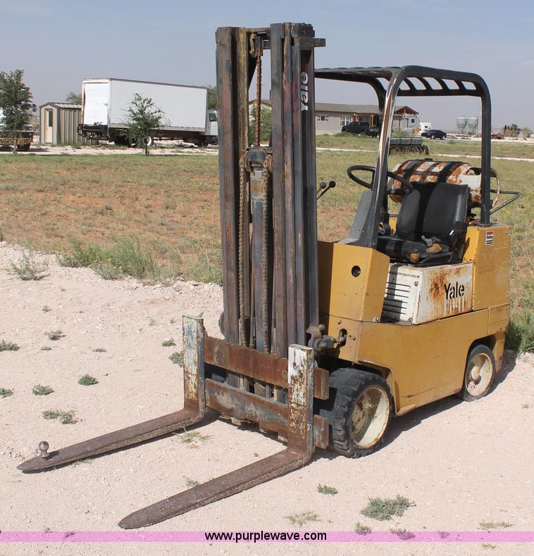 image for item H1723 Yale GLC040AAJUAT085 forklift