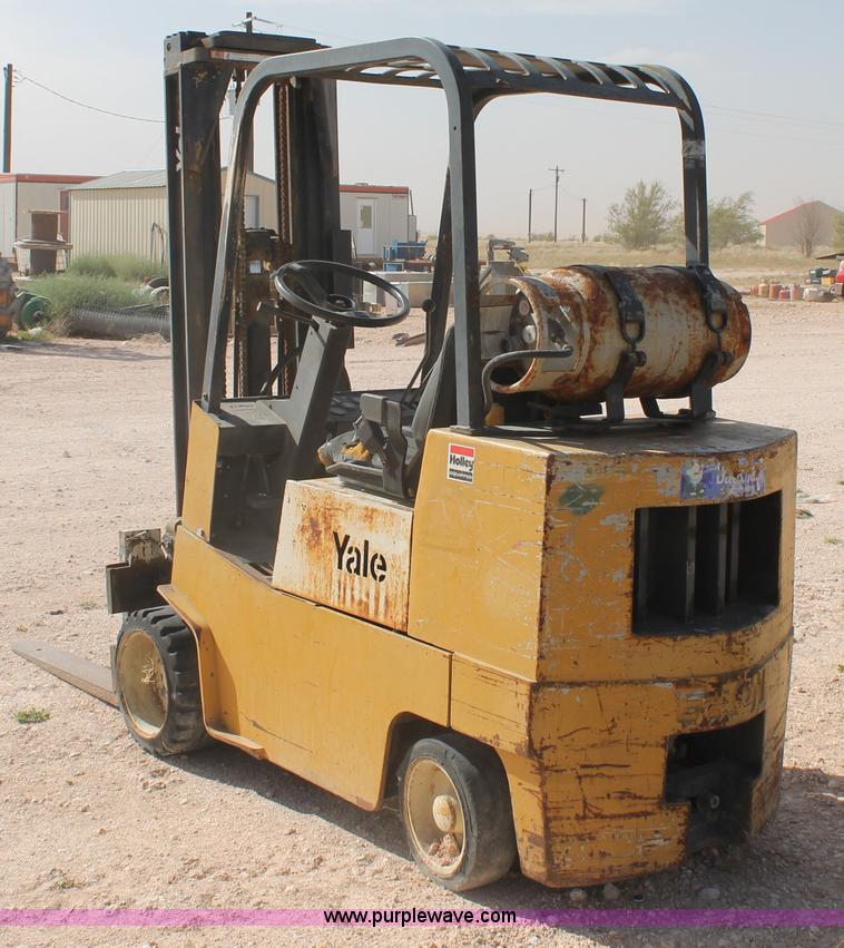 image for item H1723 Yale GLC040AAJUAT085 forklift