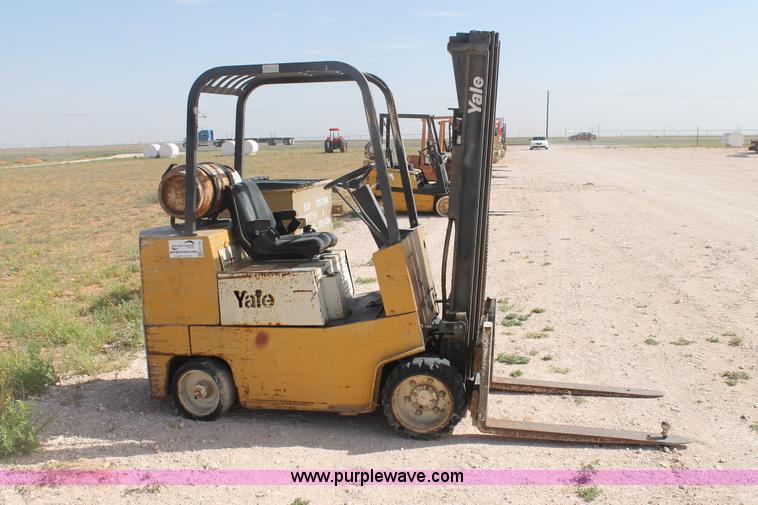 image for item H1723 Yale GLC040AAJUAT085 forklift