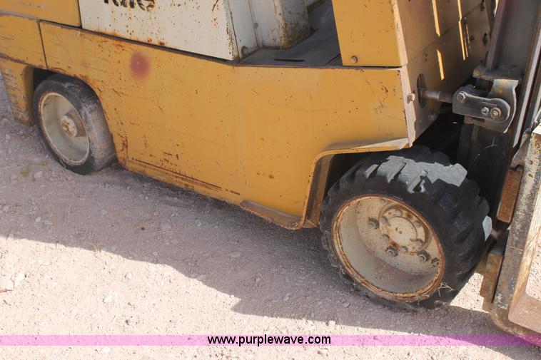 image for item H1723 Yale GLC040AAJUAT085 forklift