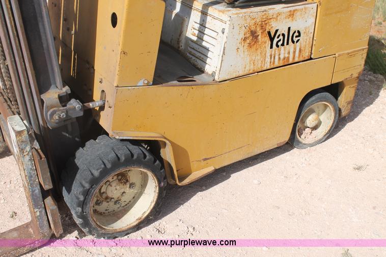 image for item H1723 Yale GLC040AAJUAT085 forklift