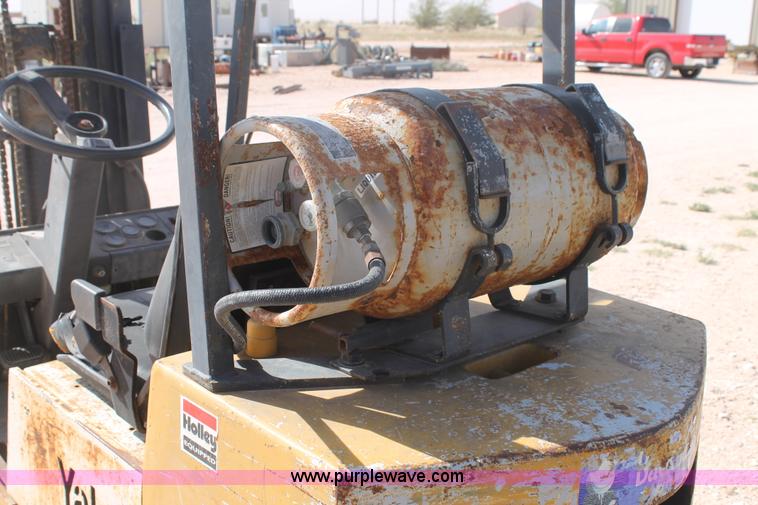 image for item H1723 Yale GLC040AAJUAT085 forklift