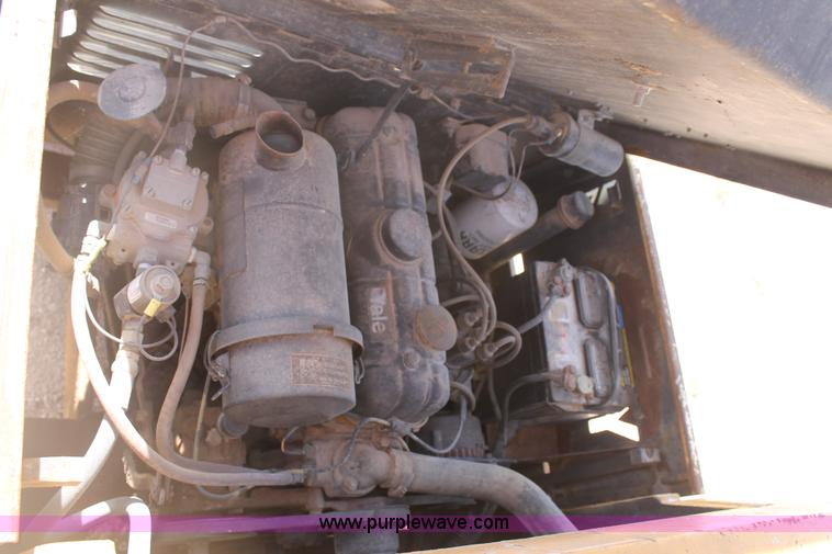 image for item H1723 Yale GLC040AAJUAT085 forklift