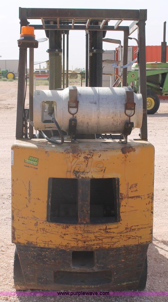 image for item H1724 Yale GLC040AENUAE083 fork lift