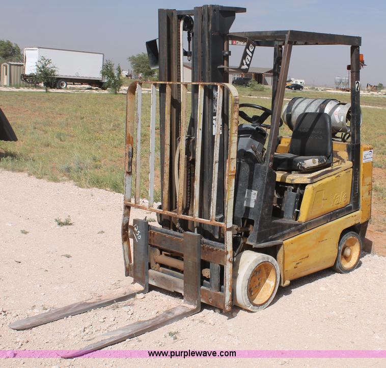 image for item H1724 Yale GLC040AENUAE083 fork lift