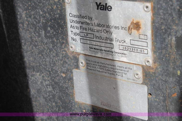 image for item H1724 Yale GLC040AENUAE083 fork lift