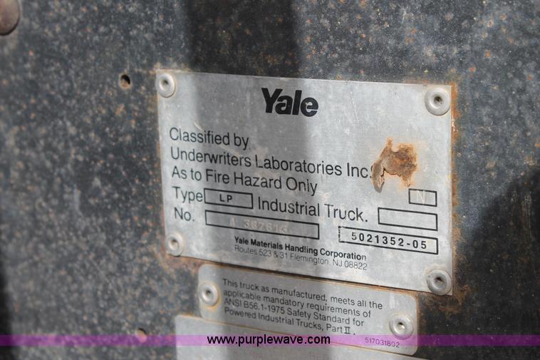 image for item H1724 Yale GLC040AENUAE083 fork lift