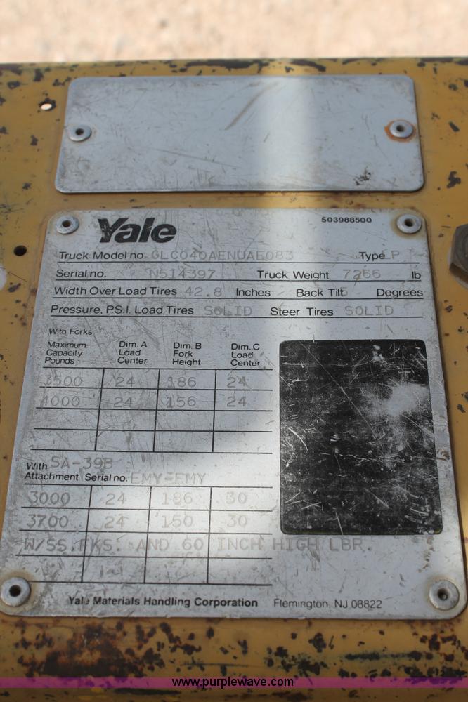 image for item H1724 Yale GLC040AENUAE083 fork lift