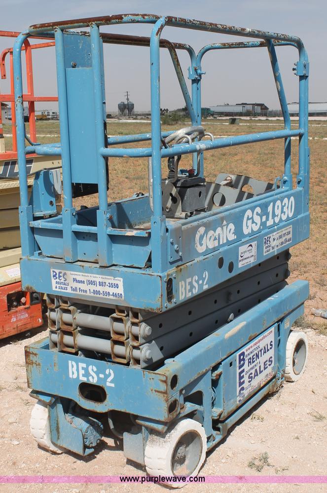 image for item H1730 Genie GS-1930 scissor lift