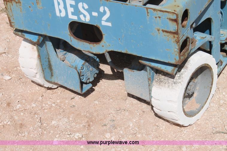 image for item H1730 Genie GS-1930 scissor lift