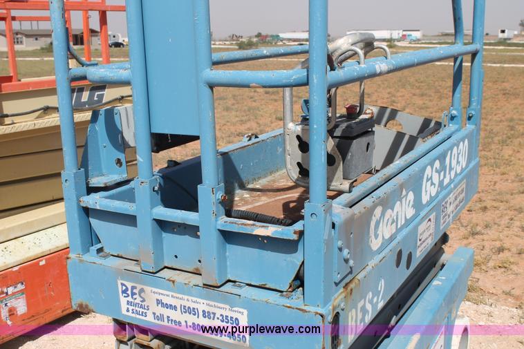 image for item H1730 Genie GS-1930 scissor lift