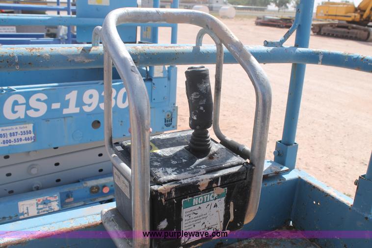 image for item H1730 Genie GS-1930 scissor lift