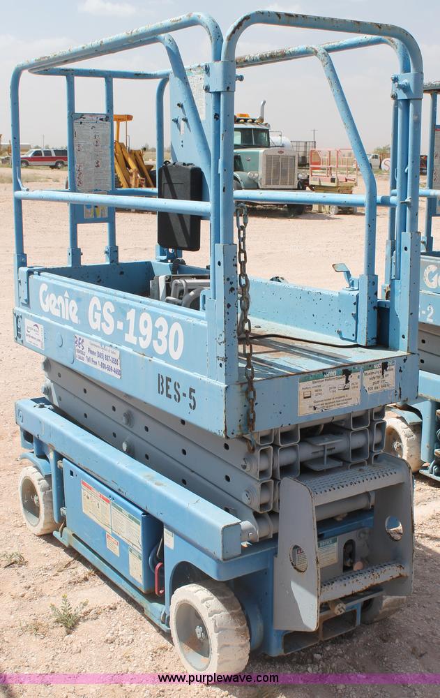 image for item H1731 Genie GS-1930 scissor lift