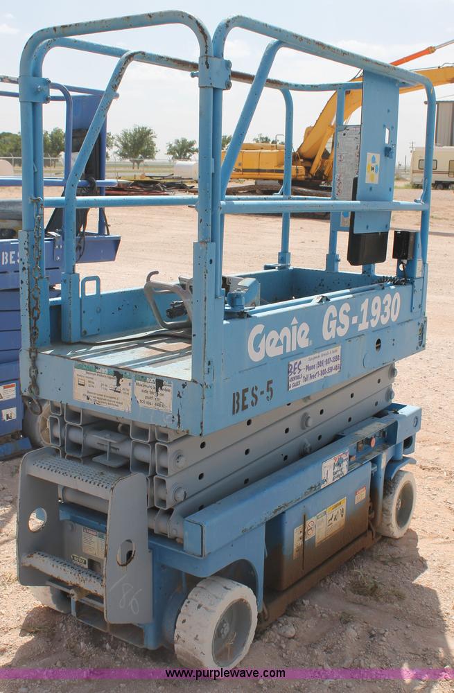 image for item H1731 Genie GS-1930 scissor lift
