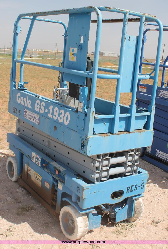 image for item H1731 Genie GS-1930 scissor lift