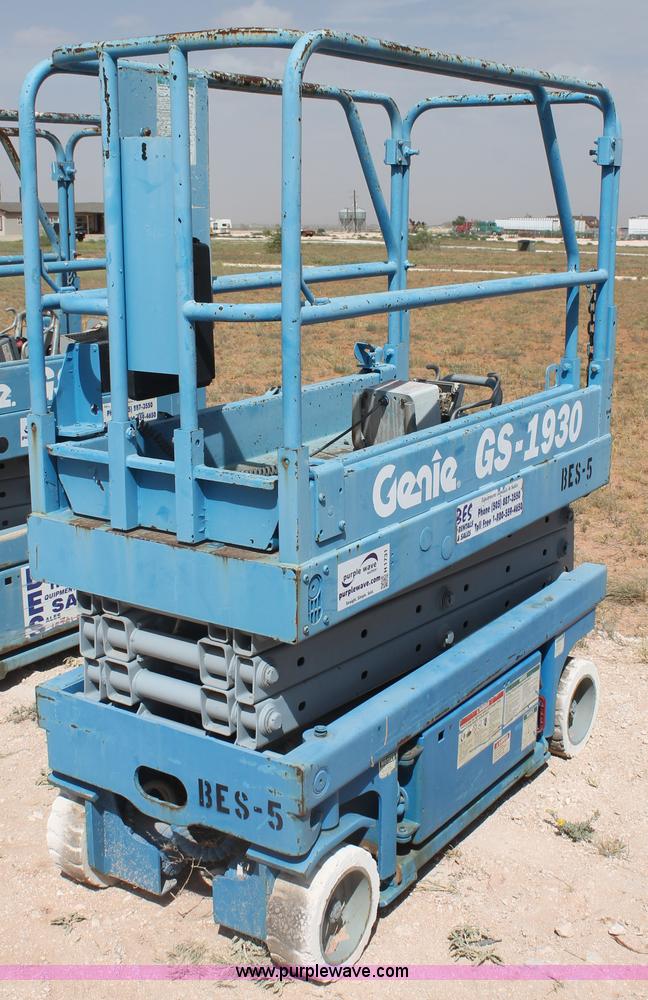 image for item H1731 Genie GS-1930 scissor lift