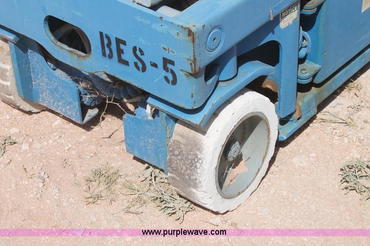 image for item H1731 Genie GS-1930 scissor lift